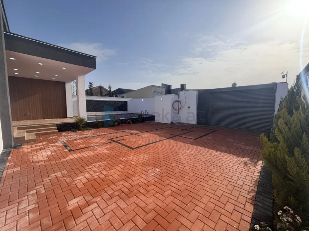 Satılır 4 otaqlı mənzil 145 m²