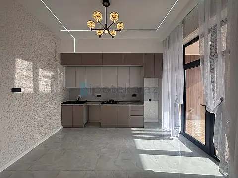 Satılır 4 otaqlı mənzil 145 m²