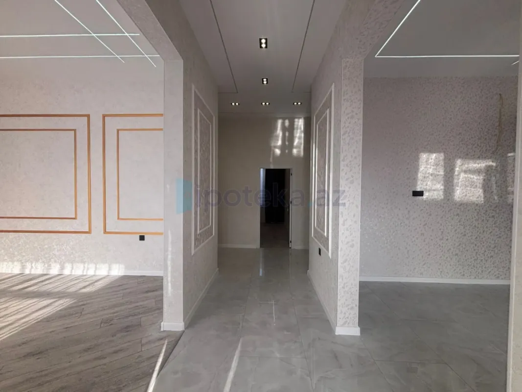 Satılır 4 otaqlı mənzil 145 m²