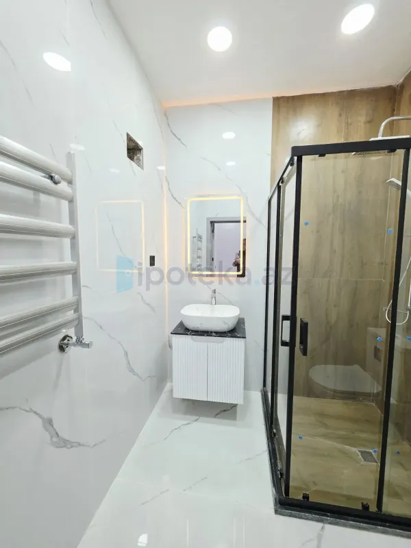 Satılır 4 otaqlı mənzil 160 m²