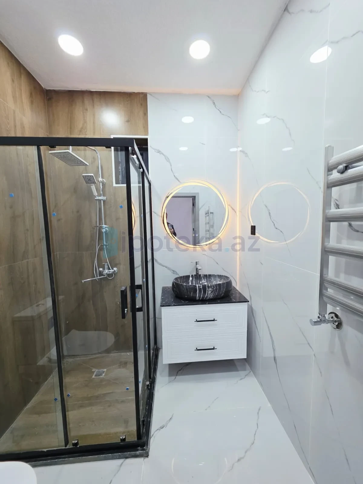 Satılır 4 otaqlı mənzil 160 m²