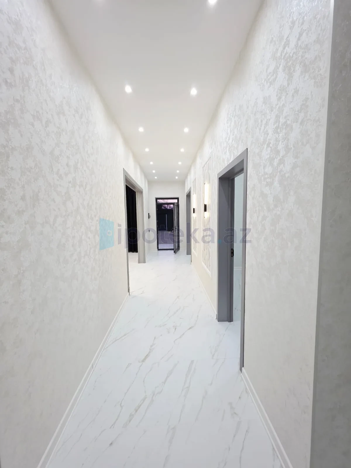 Satılır 4 otaqlı mənzil 160 m²