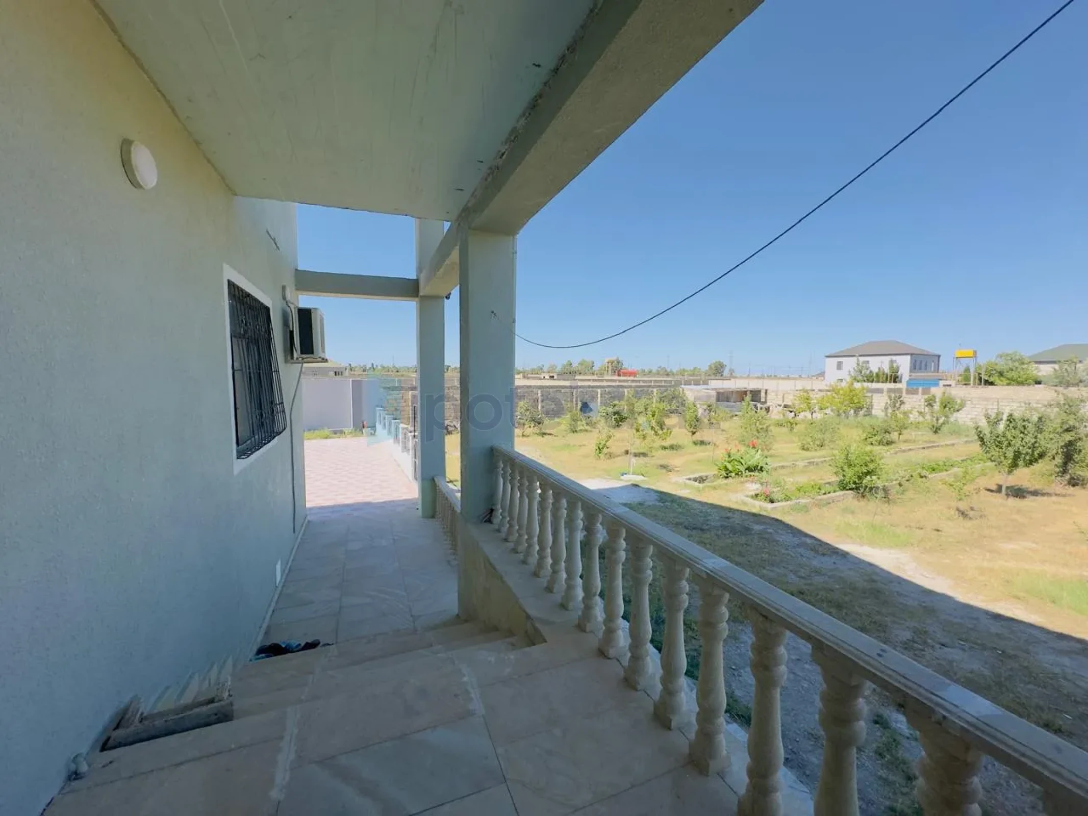 Satılır 7 otaqlı mənzil 260 m²