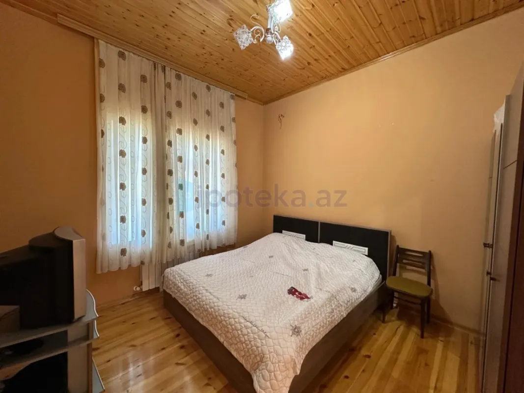 Satılır 7 otaqlı mənzil 260 m²