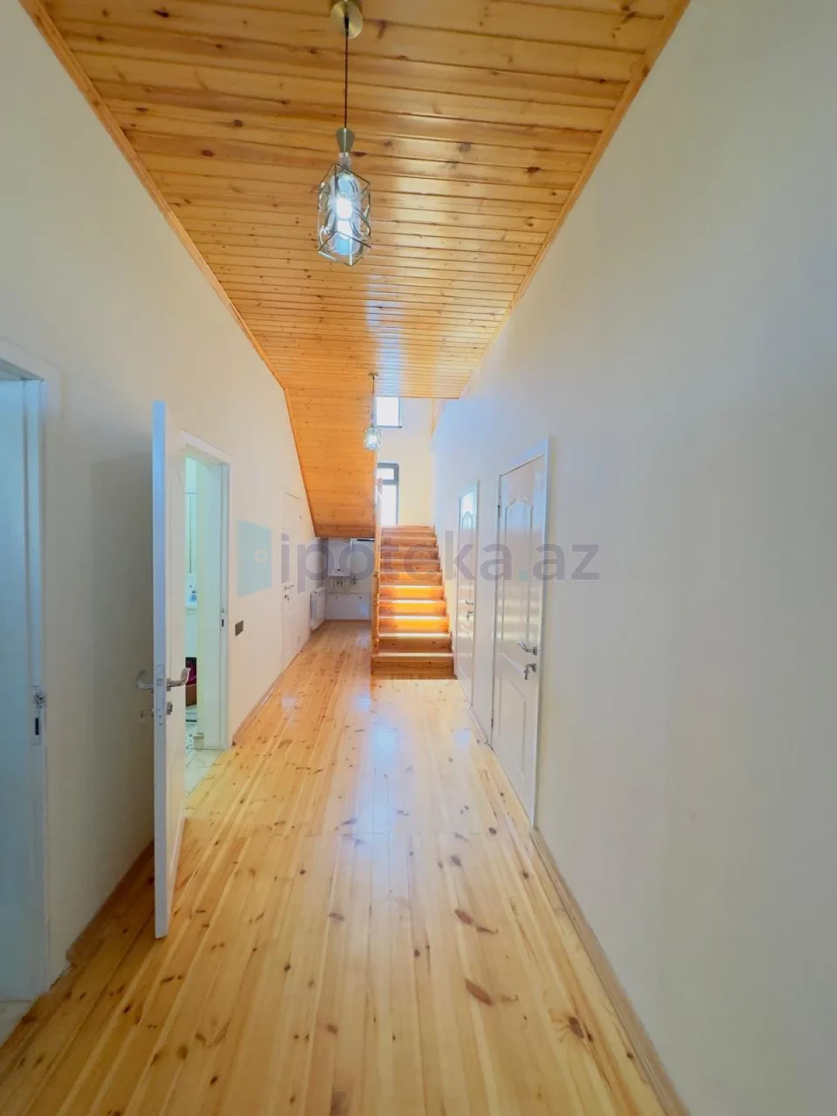 Satılır 7 otaqlı mənzil 260 m²