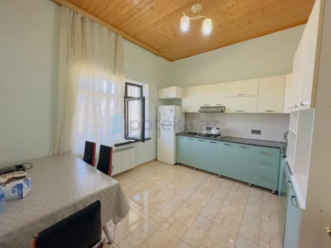 Satılır 7 otaqlı mənzil 260 m²