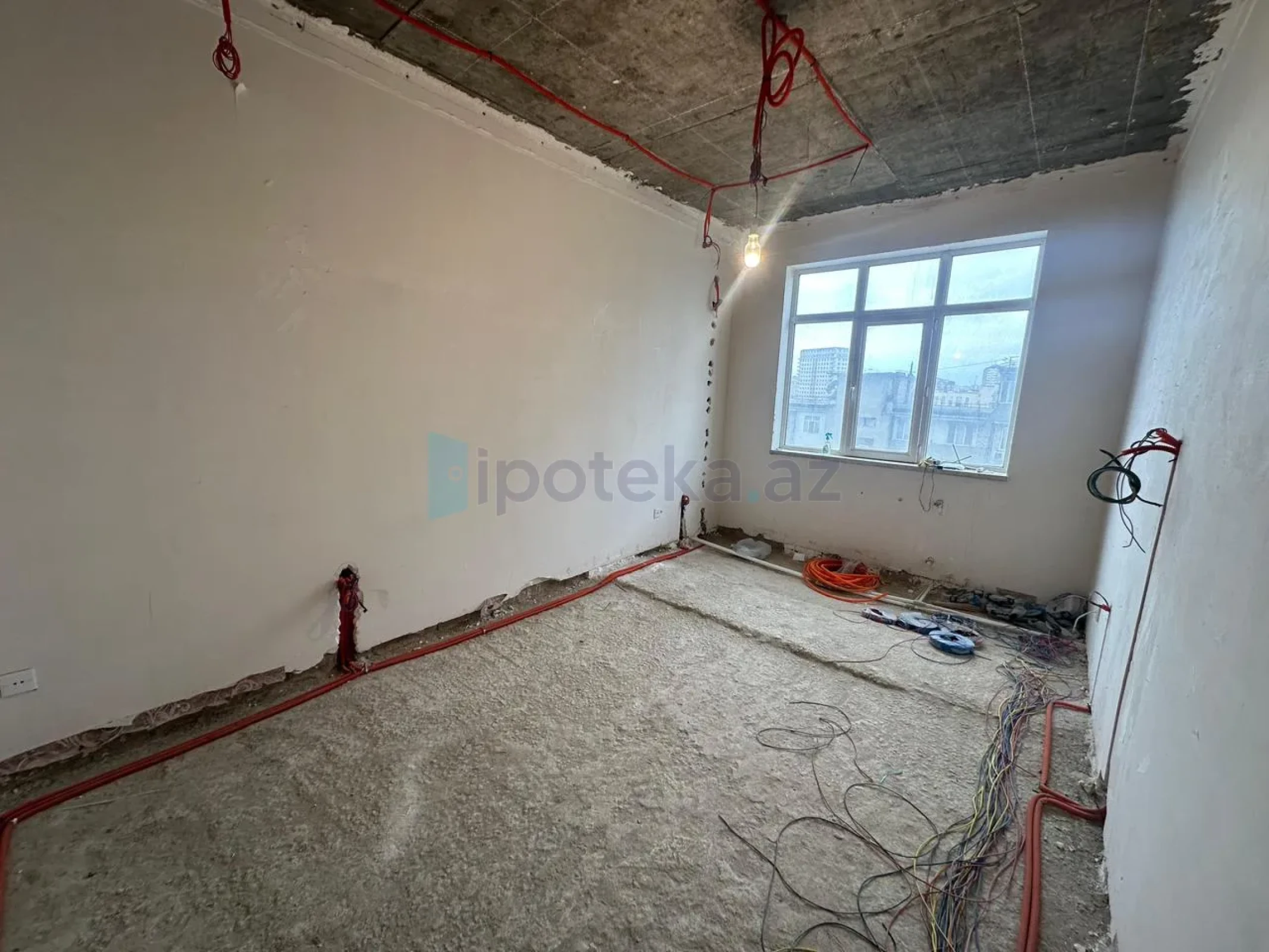 Satılır 2 otaqlı yeni tikili 83 m²