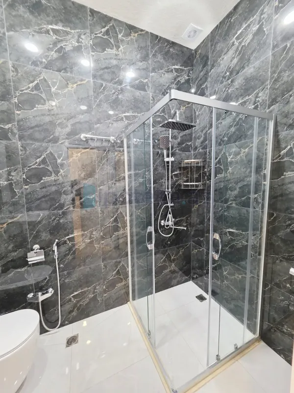 Satılır 4 otaqlı mənzil 160 m²