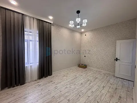 Satılır 4 otaqlı mənzil 135 m²