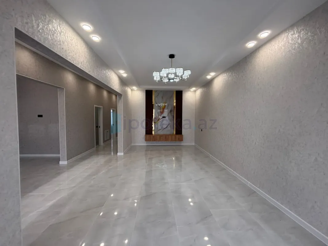Satılır 4 otaqlı mənzil 135 m²