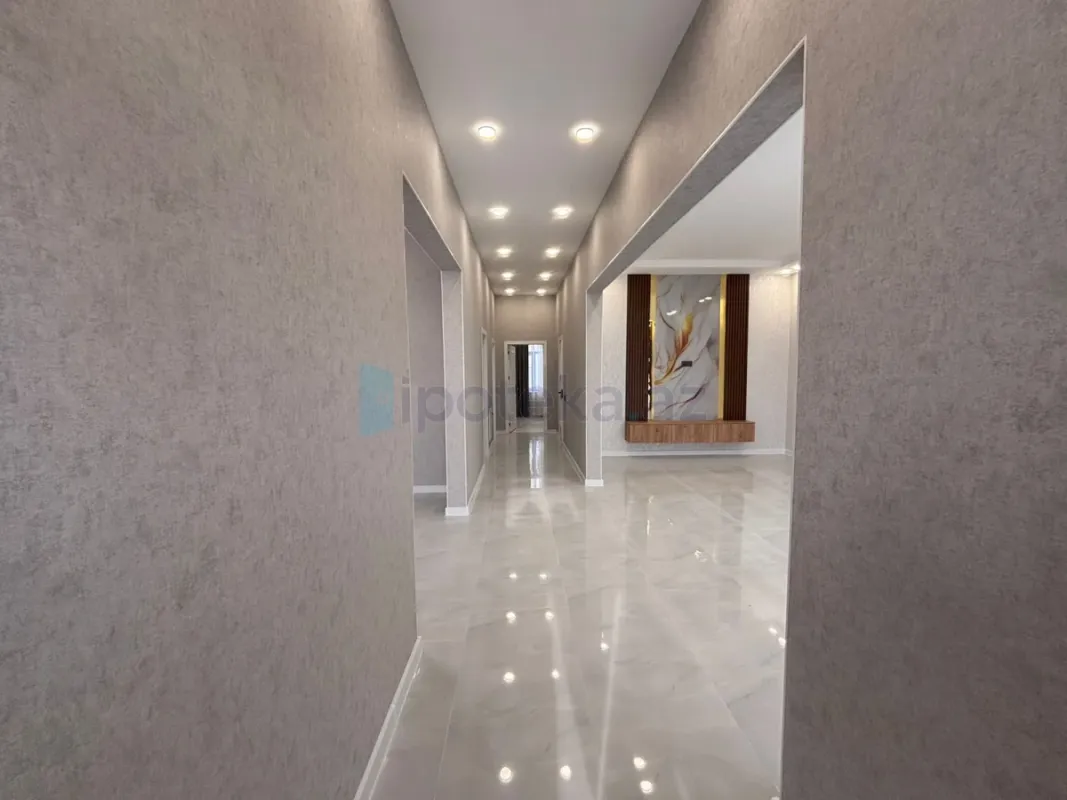 Satılır 4 otaqlı mənzil 135 m²
