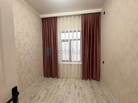 Satılır 4 otaqlı mənzil 135 m²