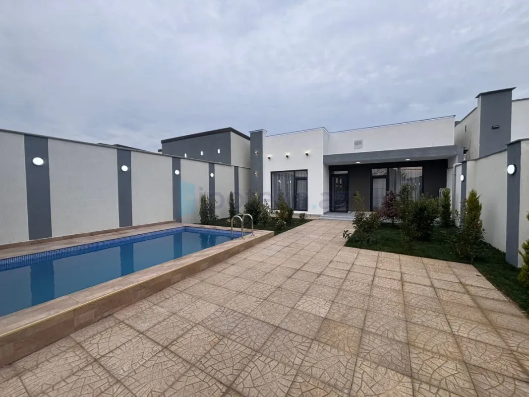 Satılır 4 otaqlı mənzil 160 m²