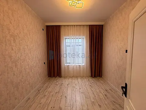 Satılır 4 otaqlı mənzil 150 m²