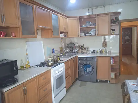 Satılır 6 otaqlı köhnə tikili 105 m²