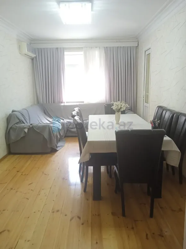 Satılır 6 otaqlı köhnə tikili 105 m²