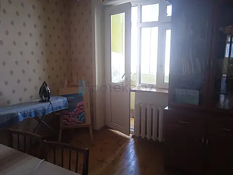 Satılır 6 otaqlı köhnə tikili 105 m²