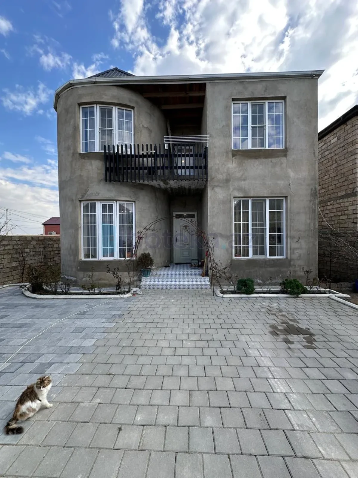 Satılır 4 otaqlı həyət evi 190 m²
