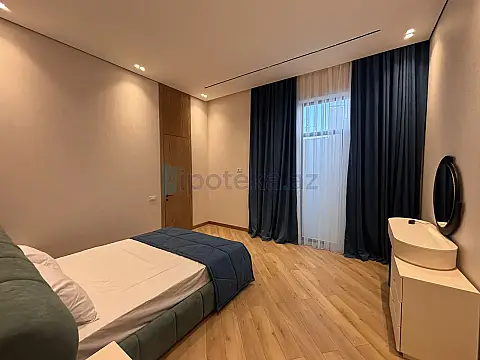 Satılır 5 otaqlı mənzil 250 m²