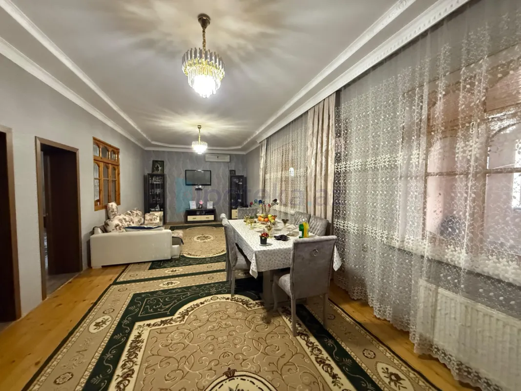 Satılır 4 otaqlı həyət evi 217 m²