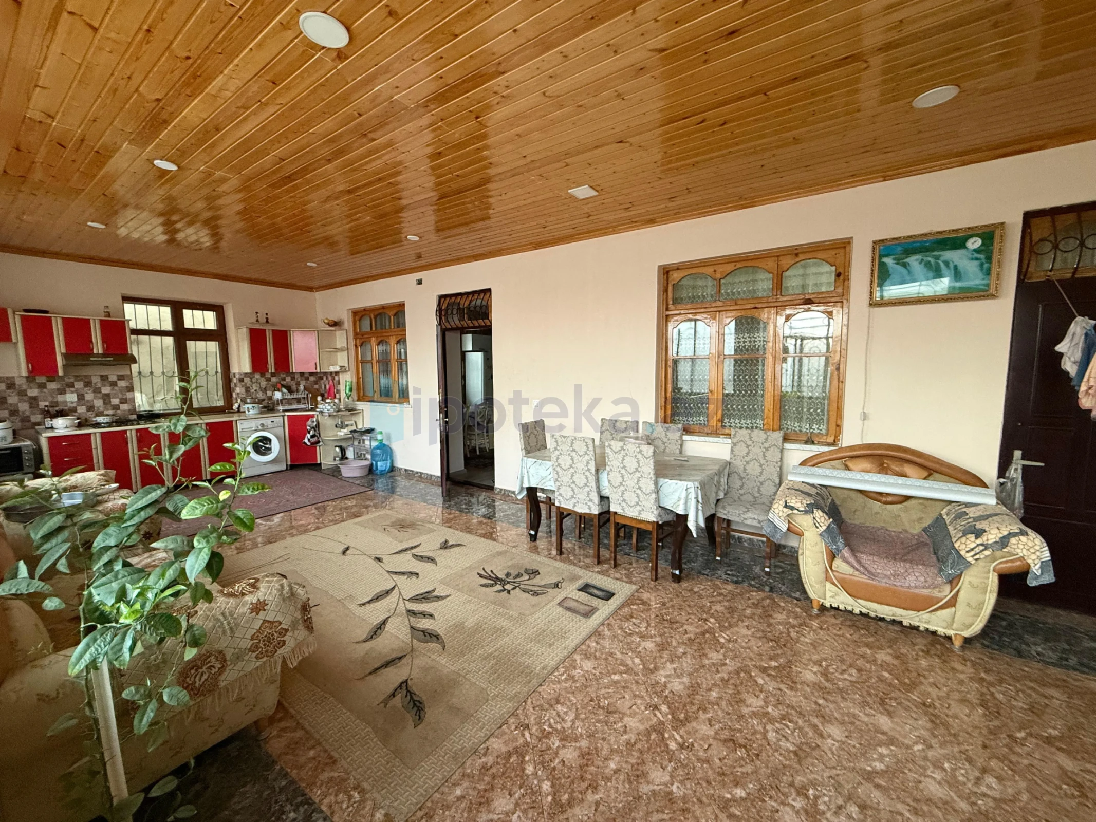 Satılır 4 otaqlı həyət evi 217 m²