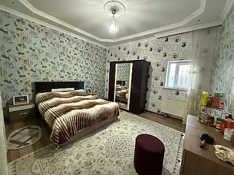 Satılır 4 otaqlı həyət evi 217 m²