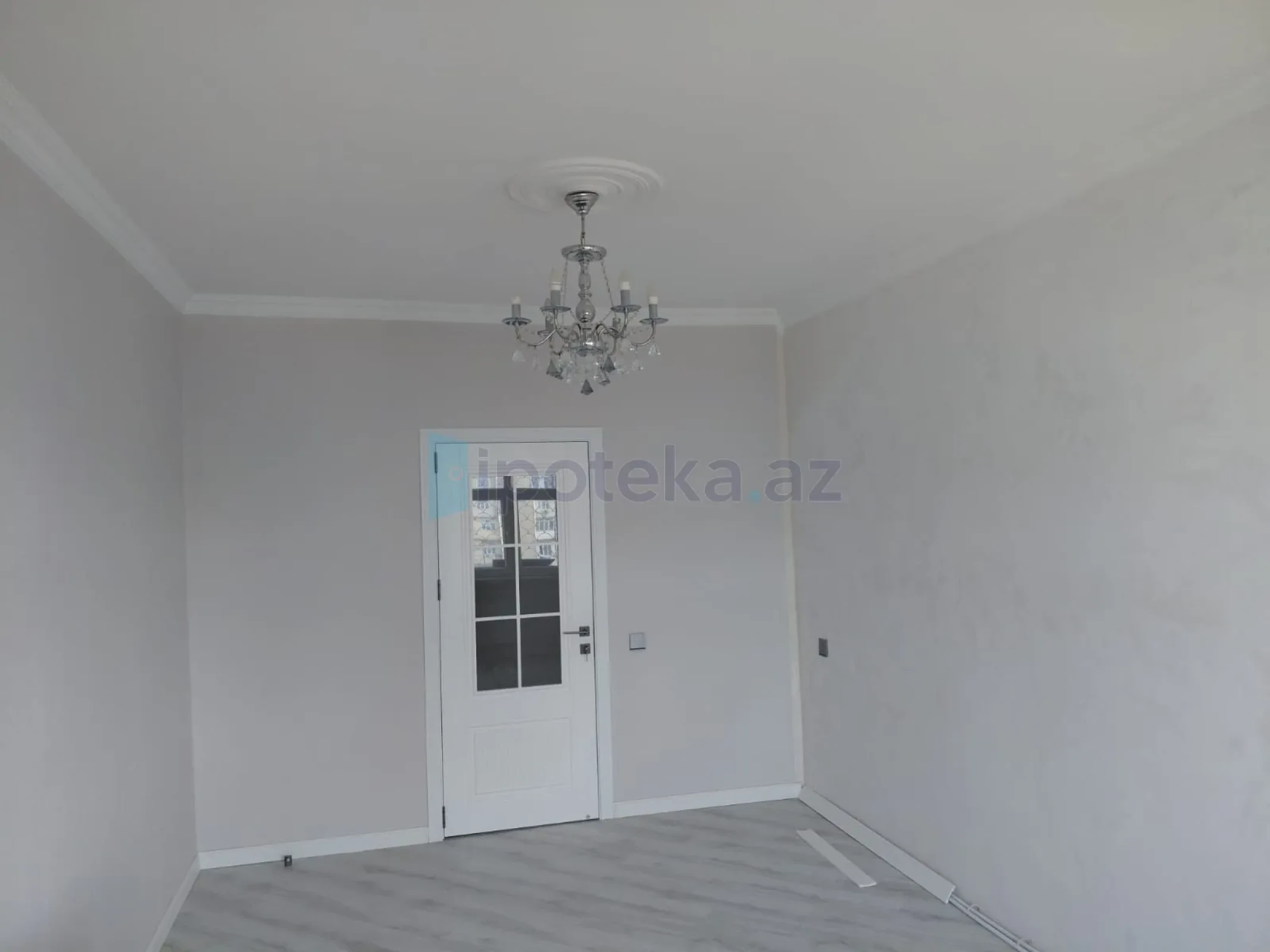 Satılır 2 otaqlı köhnə tikili 65 m²
