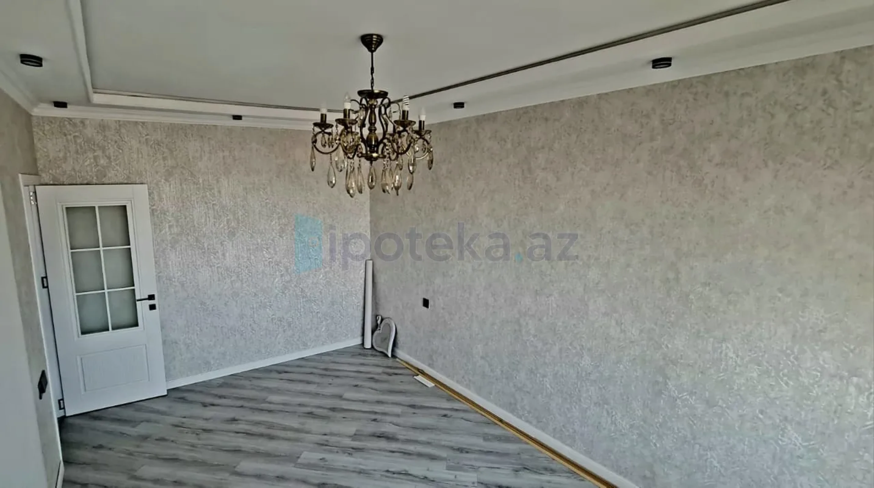 Satılır 2 otaqlı köhnə tikili 65 m²
