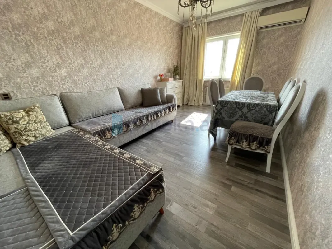 Satılır 2 otaqlı köhnə tikili 56 m²
