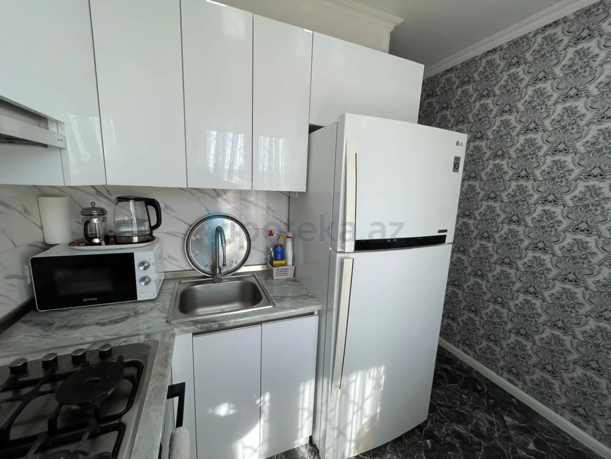 Satılır 2 otaqlı köhnə tikili 56 m²