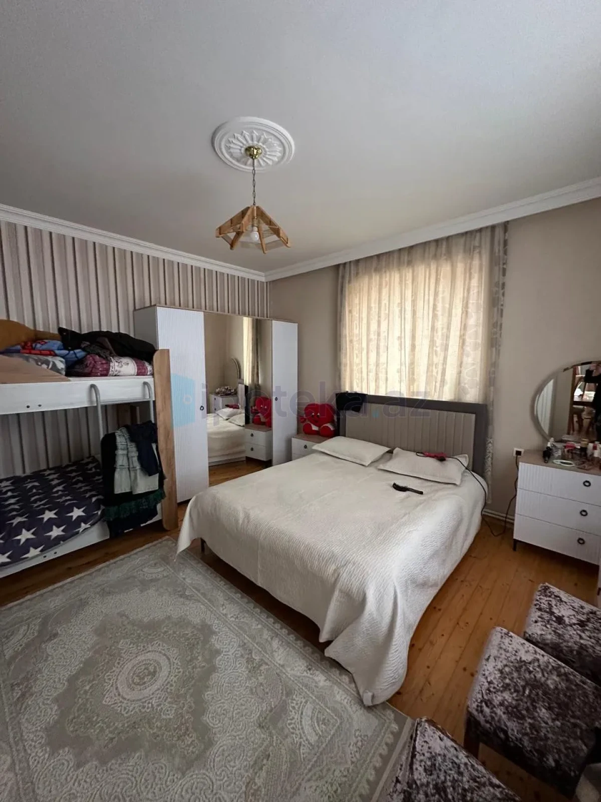 Satılır 7 otaqlı həyət evi 240 m²