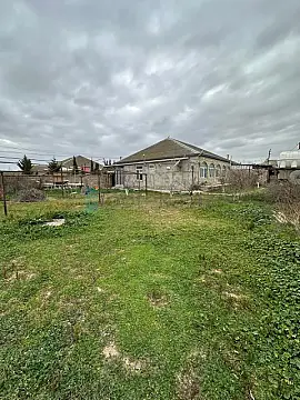 Satılır 7 otaqlı həyət evi 240 m²