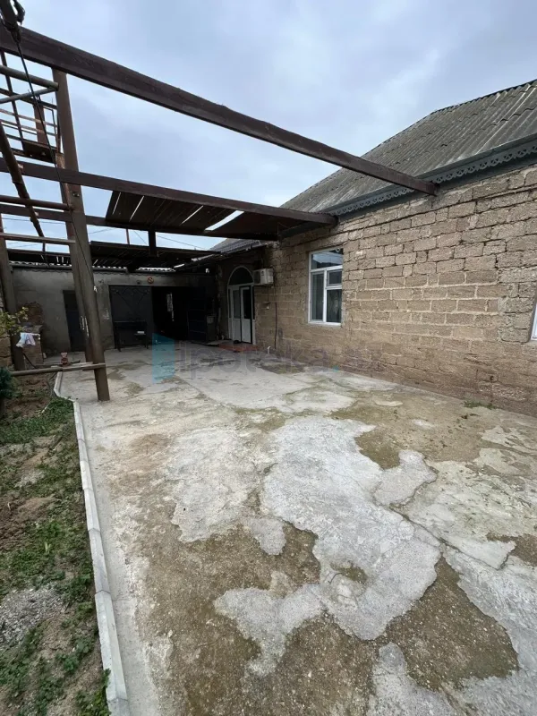 Satılır 7 otaqlı həyət evi 240 m²