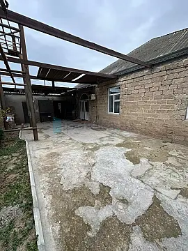 Satılır 7 otaqlı həyət evi 240 m²