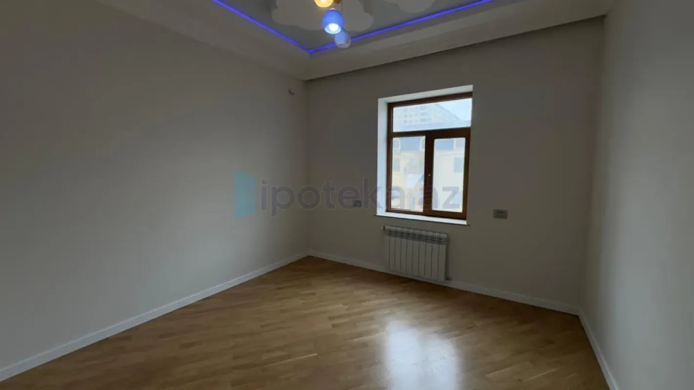 Satılır 3 otaqlı yeni tikili 74 m²