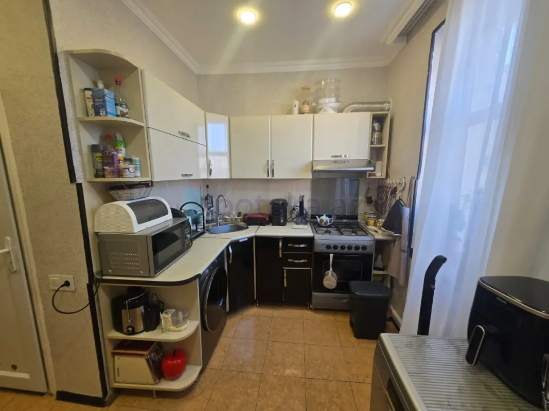 Satılır 2 otaqlı köhnə tikili 63.9 m²