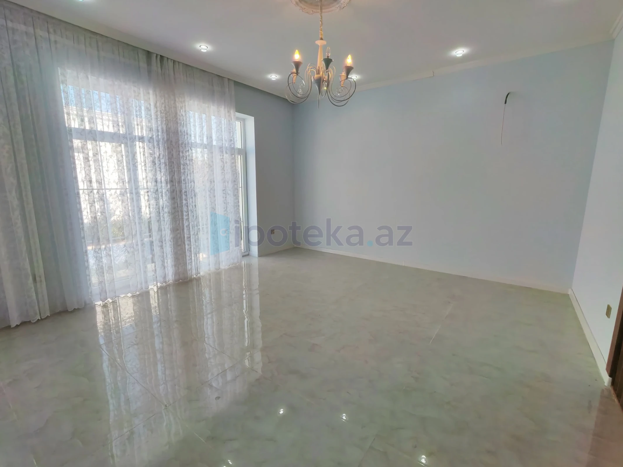 Satılır 4 otaqlı həyət evi 135 m²