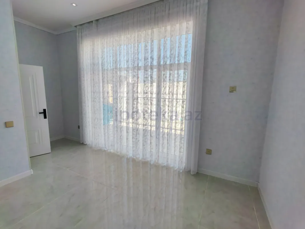 Satılır 4 otaqlı həyət evi 135 m²