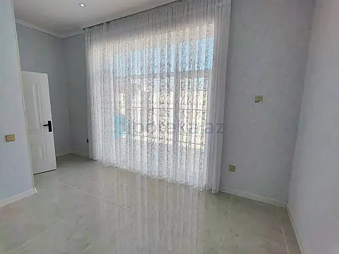 Satılır 4 otaqlı həyət evi 135 m²