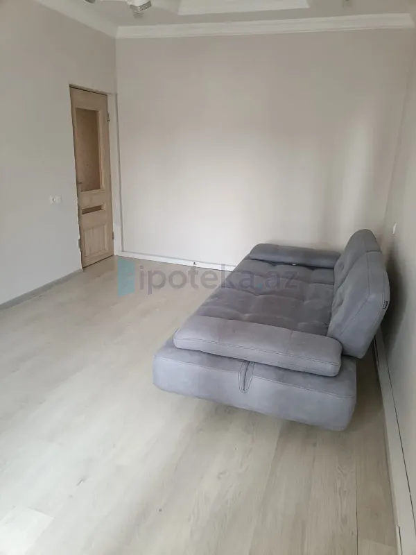 Satılır 2 otaqlı köhnə tikili 60 m²