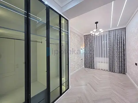 Satılır 4 otaqlı yeni tikili 1626 m²