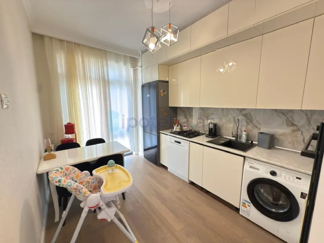 Satılır 3 otaqlı yeni tikili 83 m²
