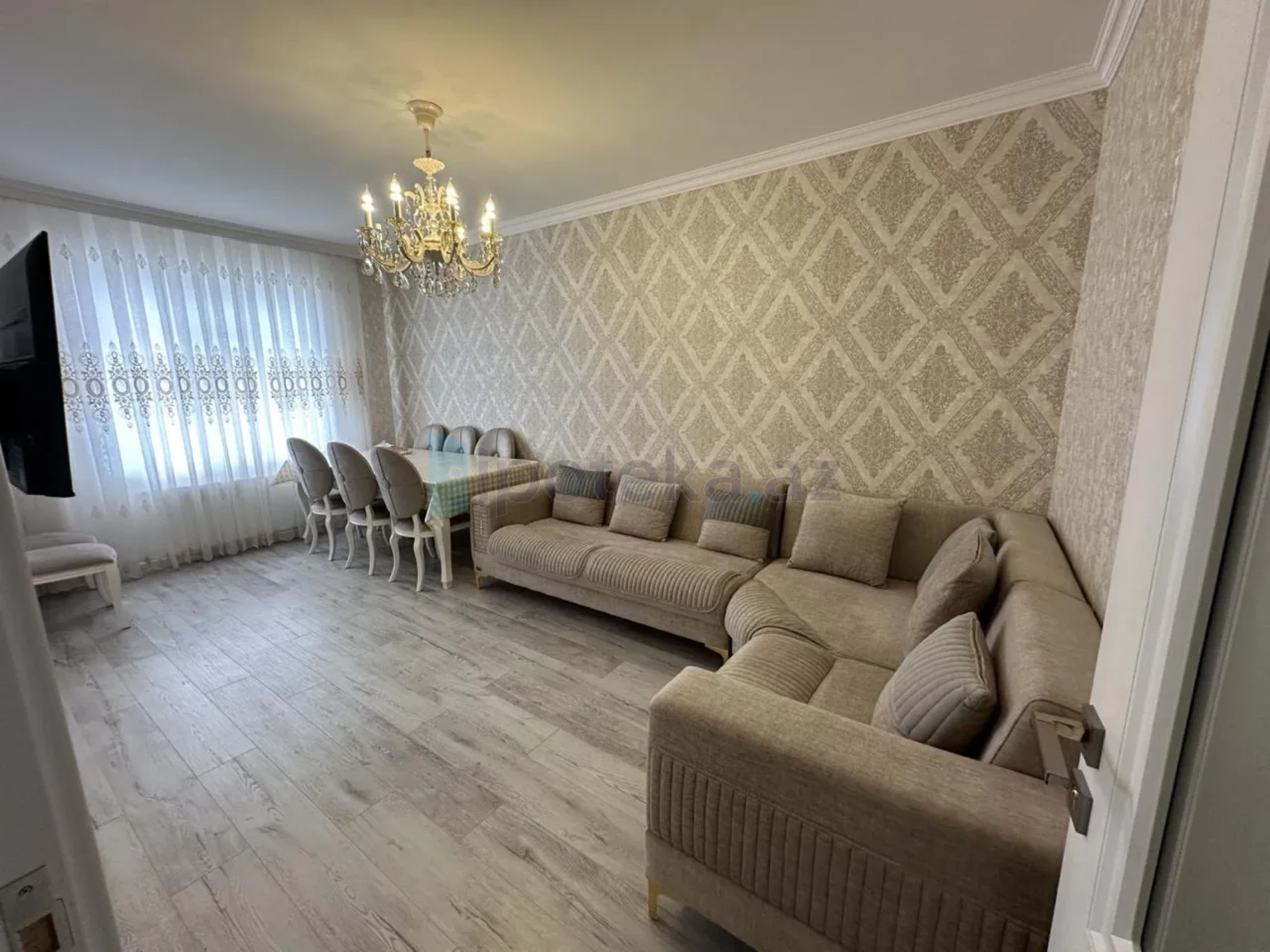 Satılır 2 otaqlı köhnə tikili 65 m²