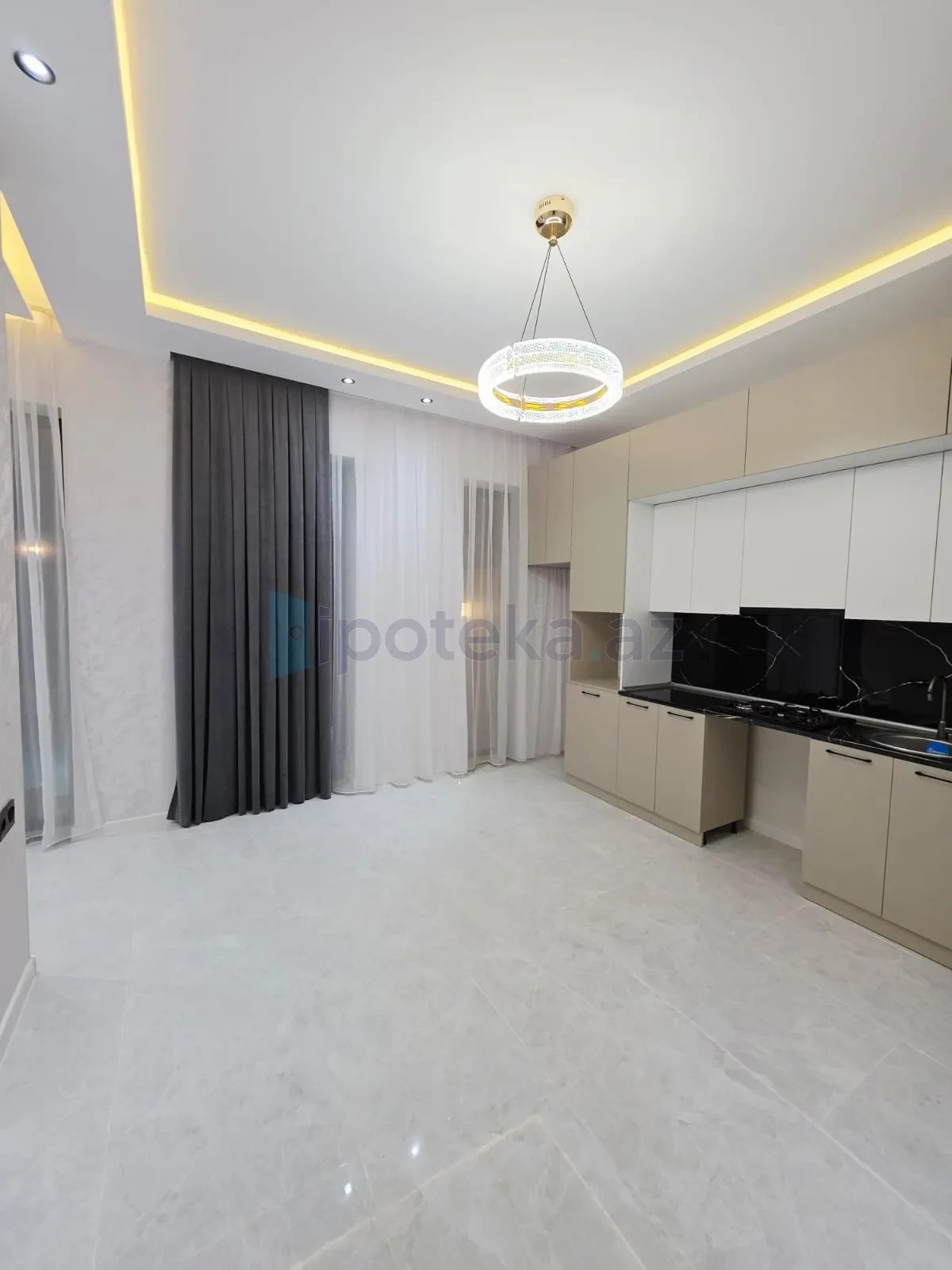 Satılır 4 otaqlı mənzil 145 m²