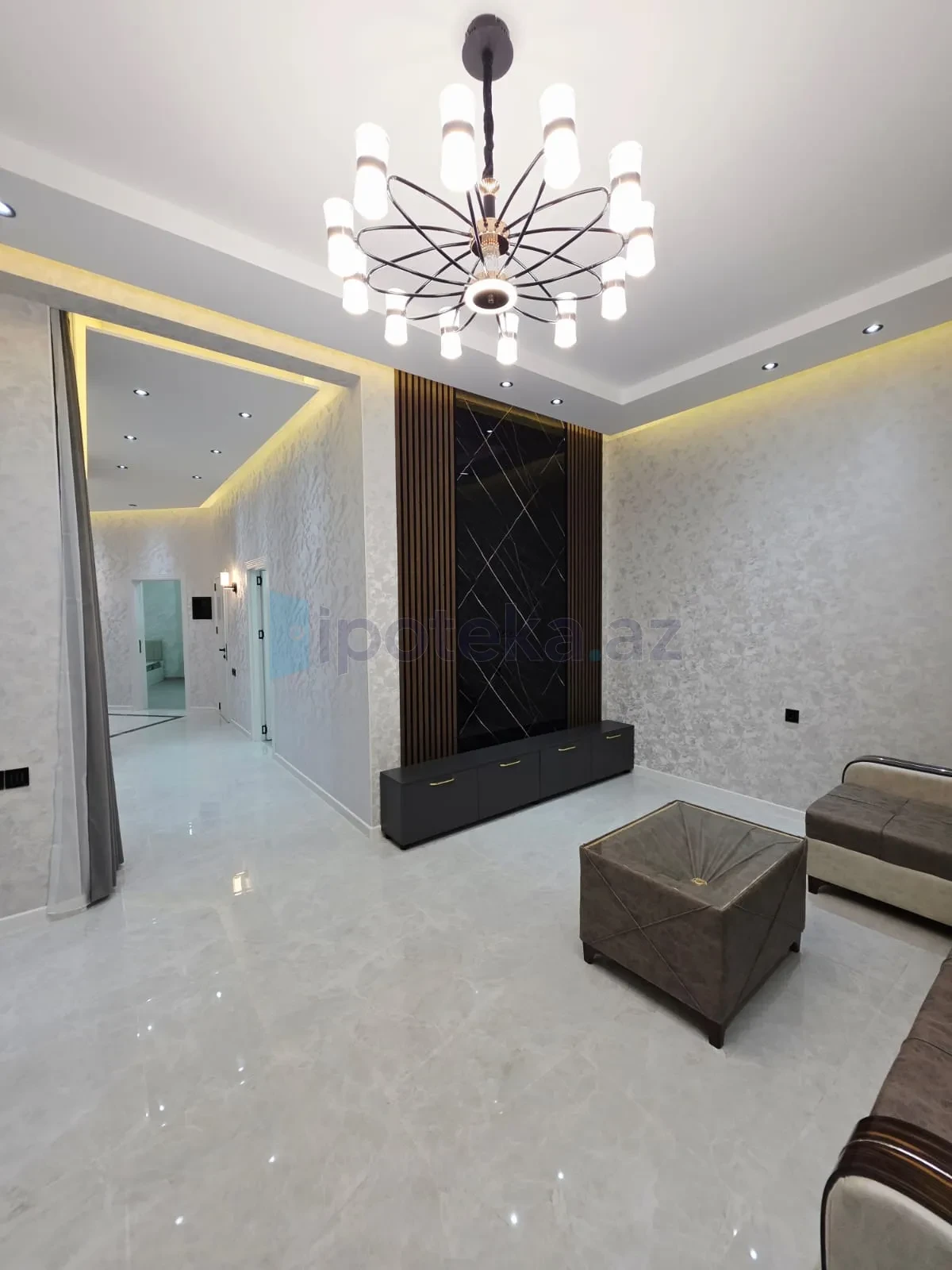 Satılır 4 otaqlı mənzil 145 m²