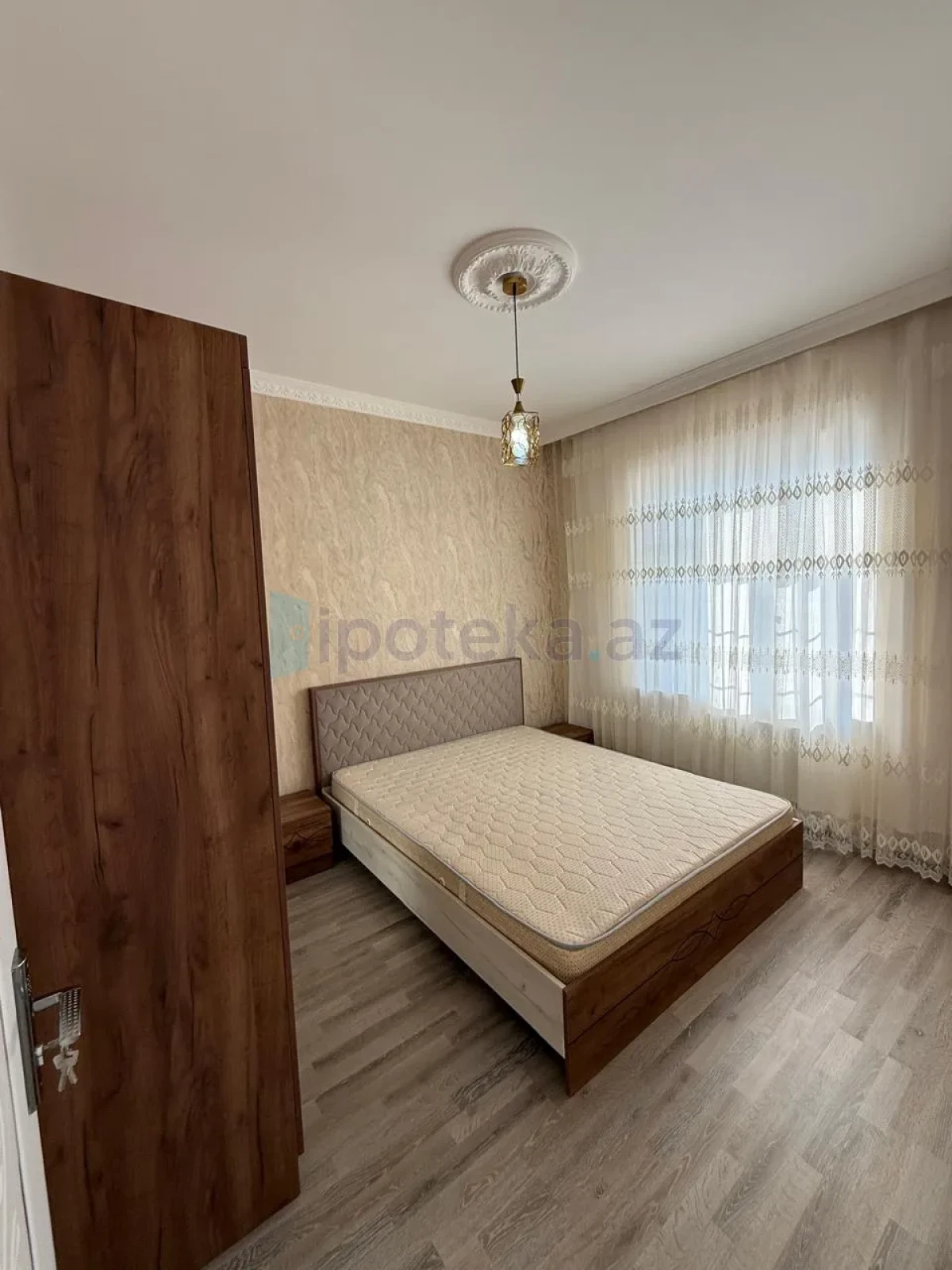 Satılır 4 otaqlı həyət evi 200 m²