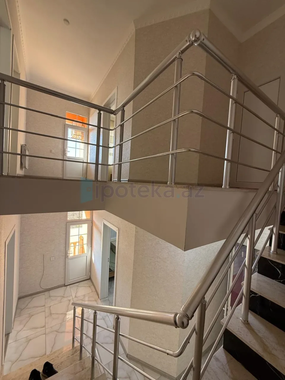 Satılır 4 otaqlı həyət evi 200 m²
