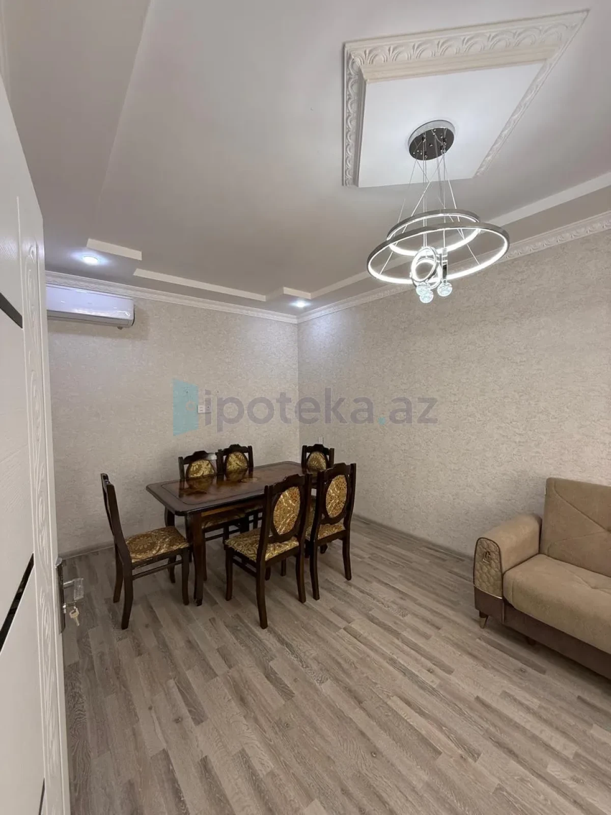 Satılır 4 otaqlı həyət evi 200 m²