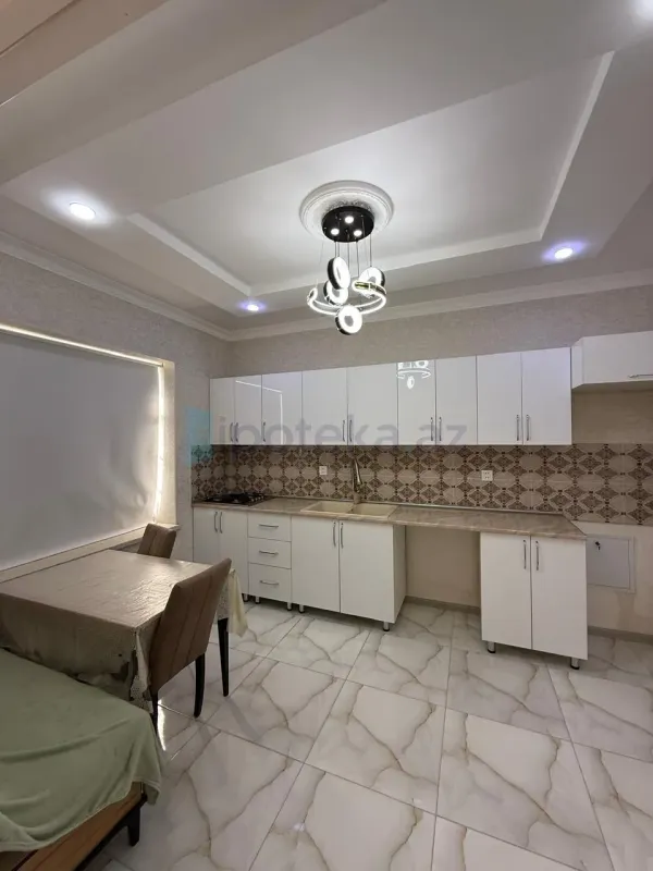 Satılır 4 otaqlı həyət evi 200 m²