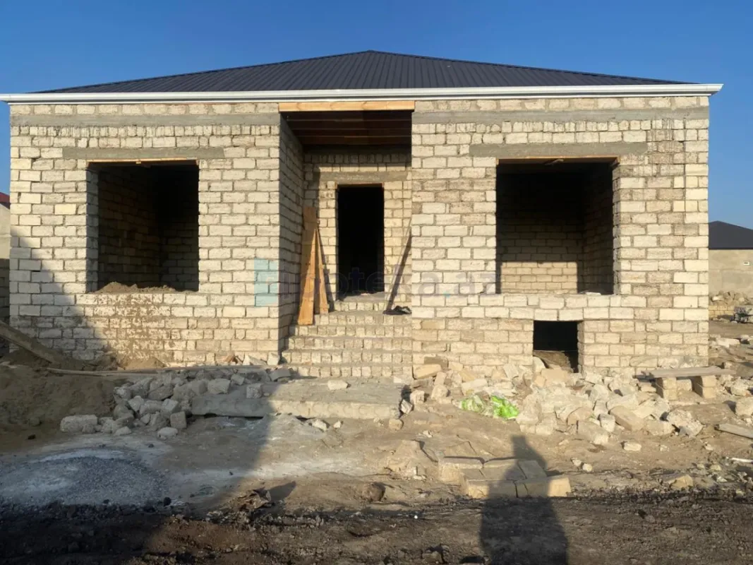 Satılır 4 otaqlı həyət evi 168 m²